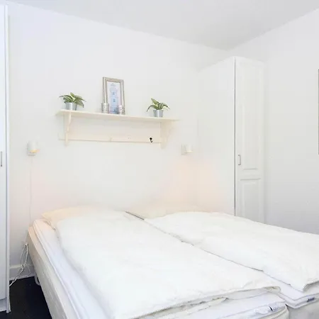 8 Person In Gjern-by Traum