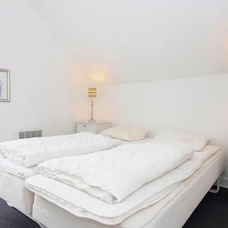 8 Person In Gjern-by Traum