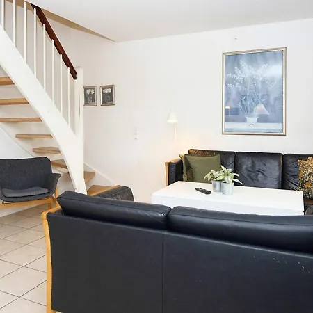 8 Person In Gjern-by Traum