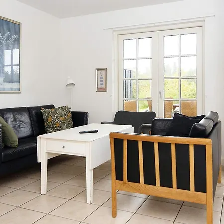 בית נופש 8 Person In Gjern-by Traum *